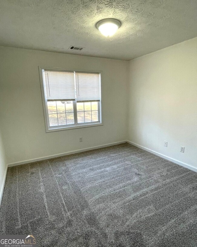 Building Photo - 30 Spring Valley Cove