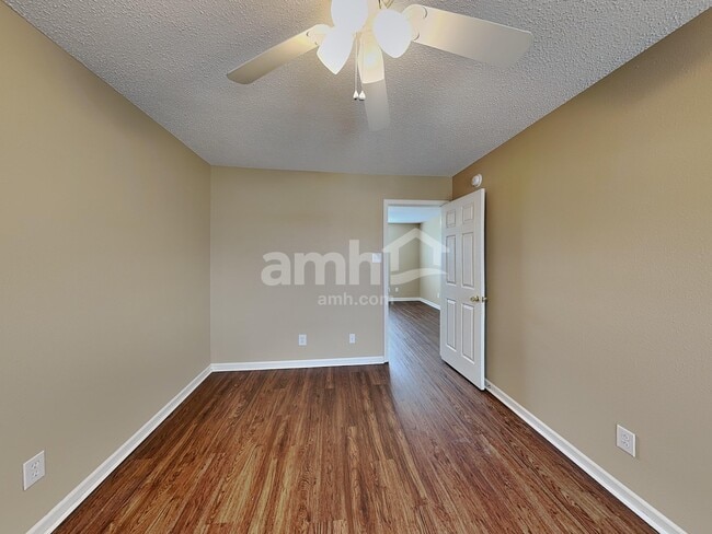 Building Photo - 2012 Fullwood Dr