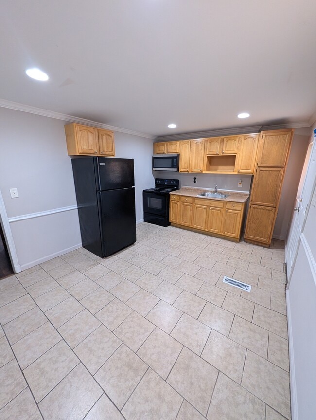 Building Photo - 3831 Shannon Dr