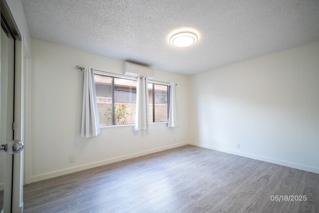 Building Photo - 3 BD/2 BA Home in Mililani with Garage (Av...