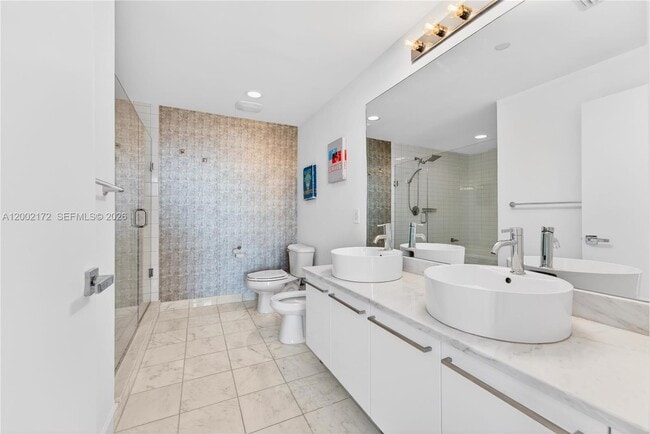 Building Photo - 888 Biscayne Blvd