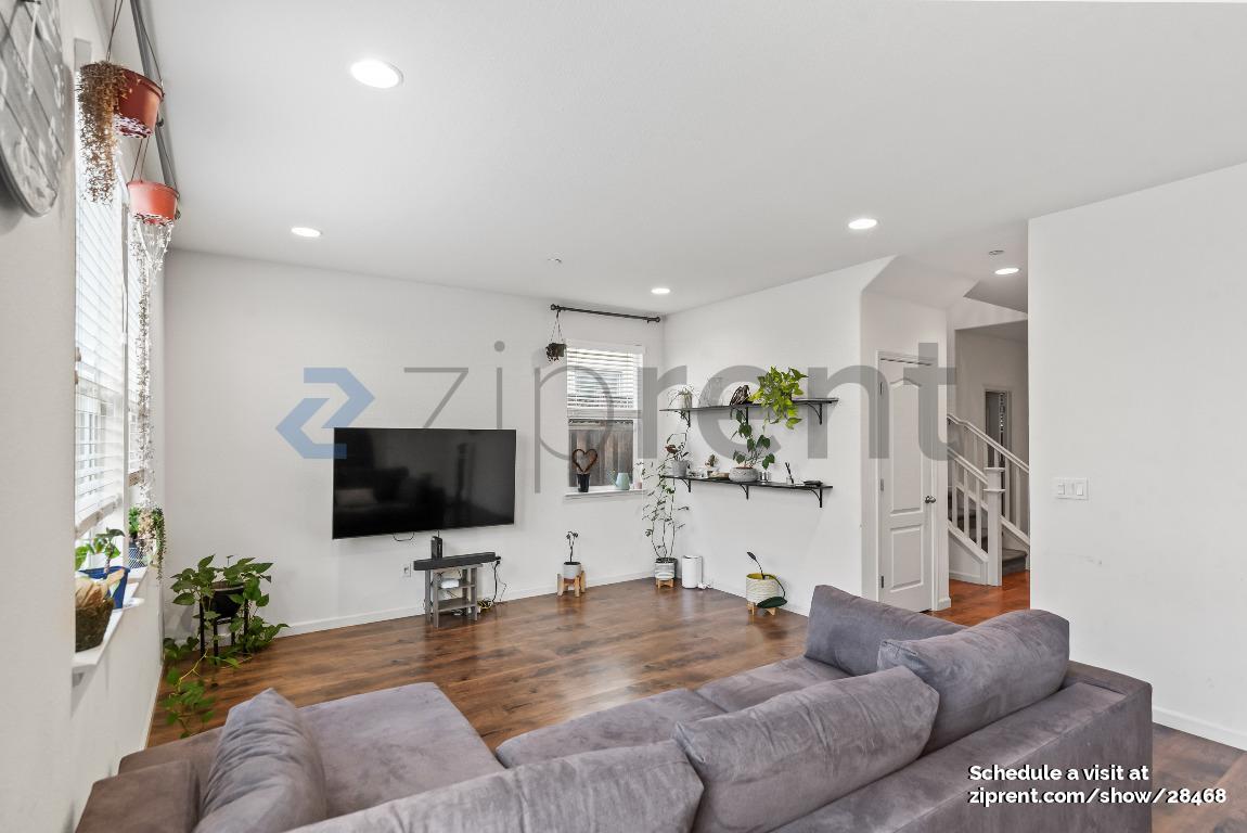 Building Photo - 117 Caspian Way