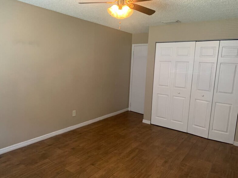 Building Photo - 610 Kenwick Cir