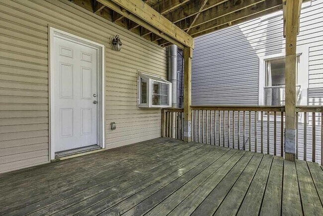 Building Photo - 342 Pavonia Ave