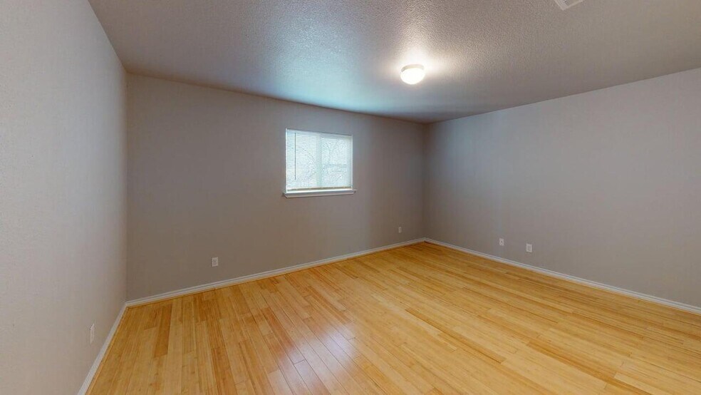 Building Photo - 8802 New World Dr