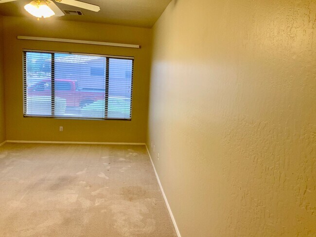 Building Photo - Great home on quiet cut-de-sac
