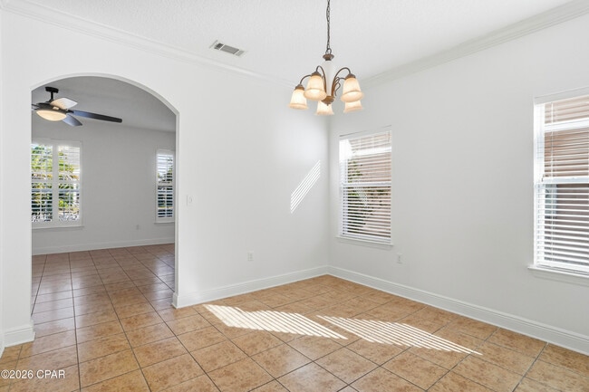 Building Photo - 323 Madison Circle