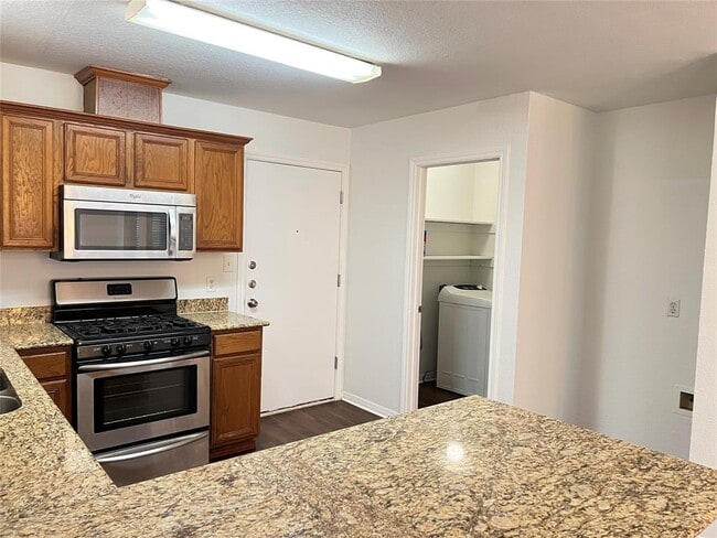 Building Photo - 107 Hague St