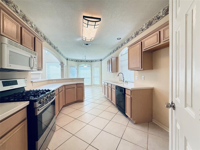 Building Photo - 2110 Winding Springs Dr
