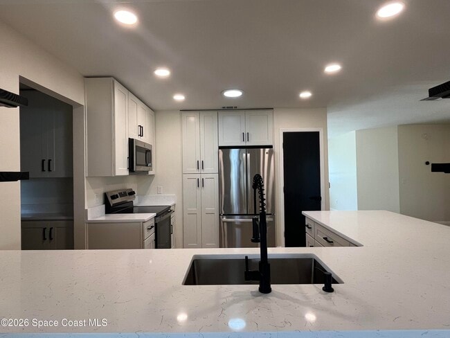 Building Photo - 1171 Riviera Dr NE