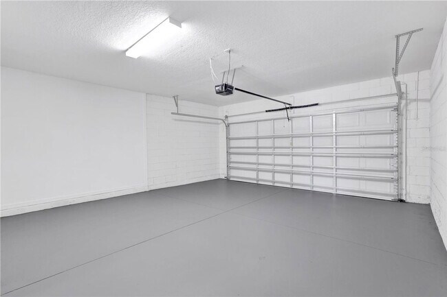 Building Photo - 4225 Beargrass St