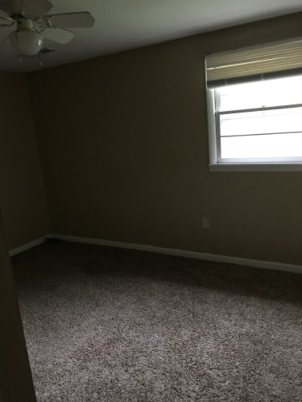 Building Photo - 356 Booher Ln