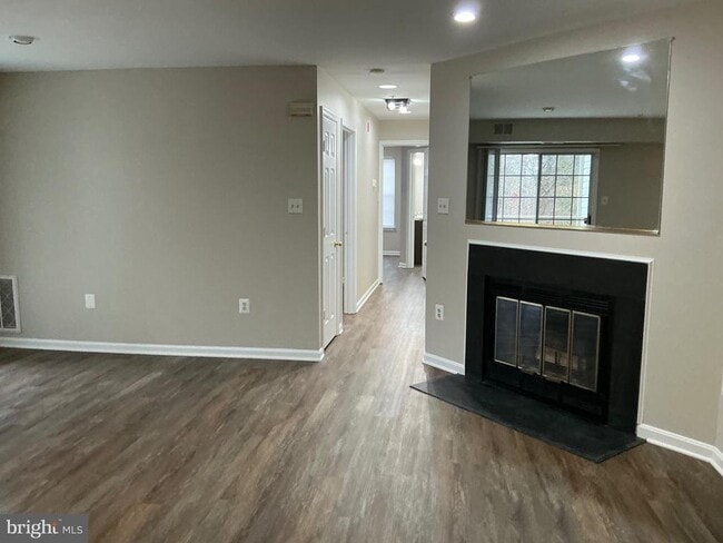 Building Photo - 2020 Alice Ave