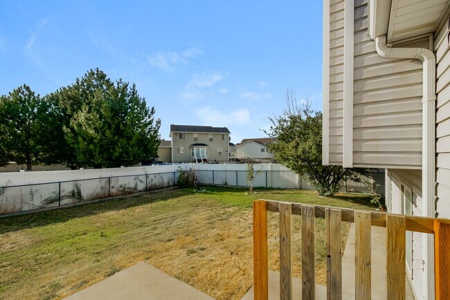 Building Photo - 2353 N 400 W