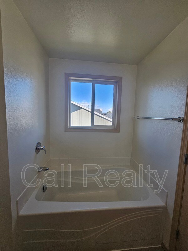 Building Photo - 7016 S Lucas St