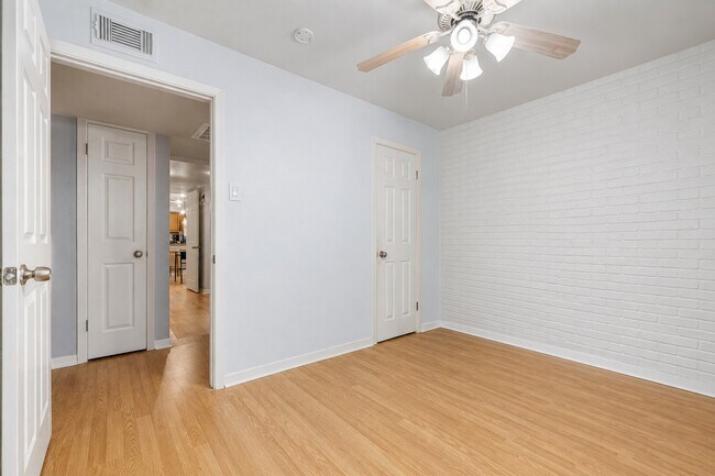 Building Photo - 2615 Marilee Ln