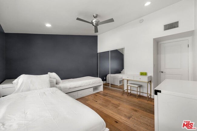 Building Photo - 20159 Hatteras St