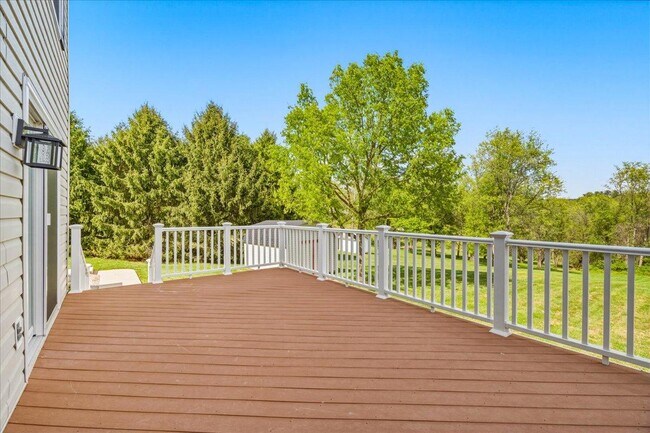 Building Photo - 7375 Freestate Dr