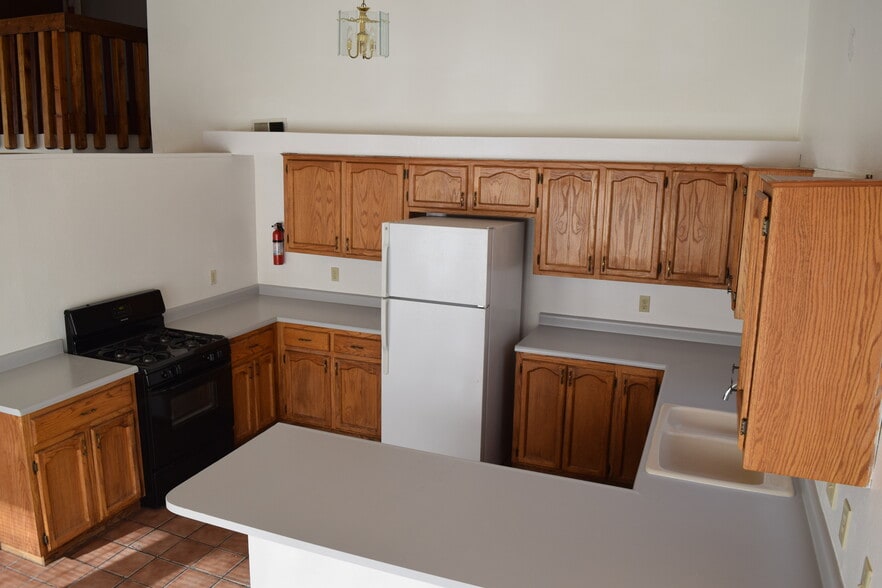 Building Photo - 1937 Sunshine Ter SE