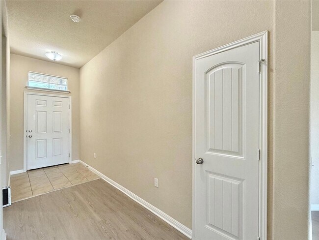 Building Photo - 1416 Fort Dessau Rd