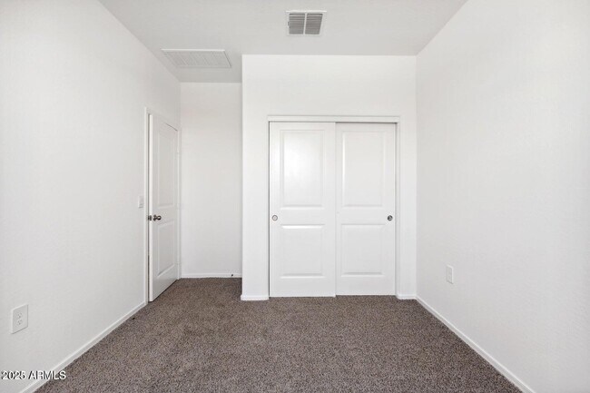 Building Photo - 1597 E Squire Dr
