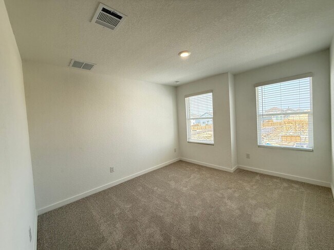 Building Photo - Brand New Lennar Home | 4 Bed | 3.5 Bath |...