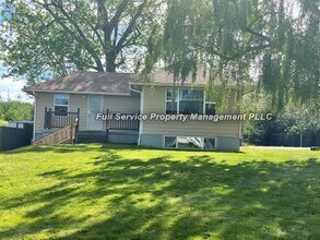 Building Photo - Country charm with Modern day updates!