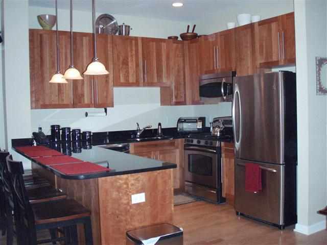 Primary Photo - 1200 Grand St