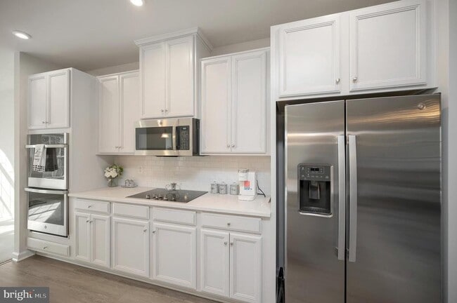 Building Photo - 7977 Independence Dr