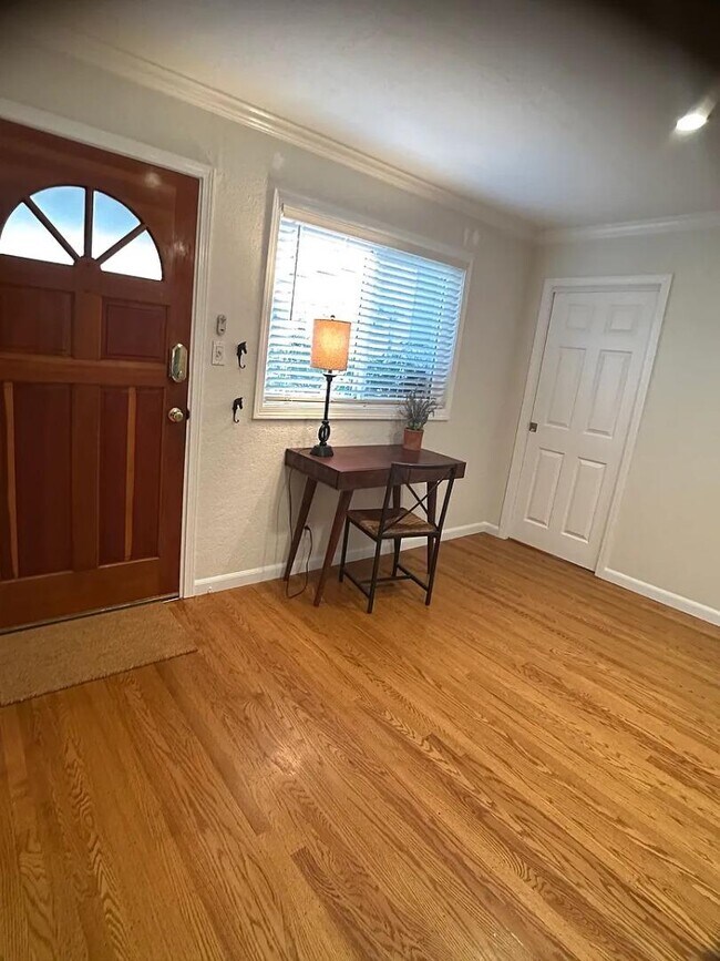 Building Photo - 101 Linden Ave