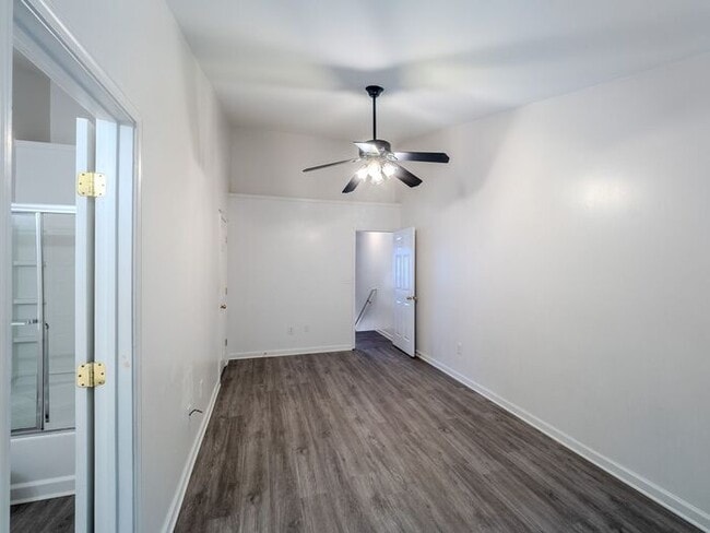 Building Photo - 1607 Cove Creek Cir