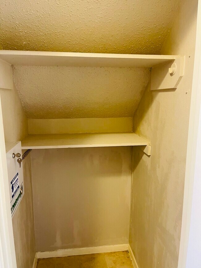 Building Photo - 4715 Rainbow Run