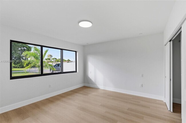 Building Photo - 9660 Dominican Dr