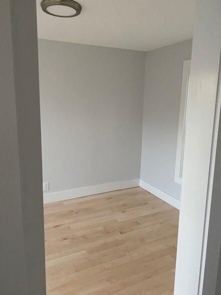 Office/bedroom - 38 Eliot Rd