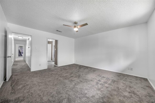 Building Photo - 4209 Harcourt Dr