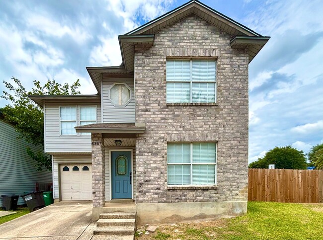 Primary Photo - Spacious 2-Story Home Near Medical Center,...