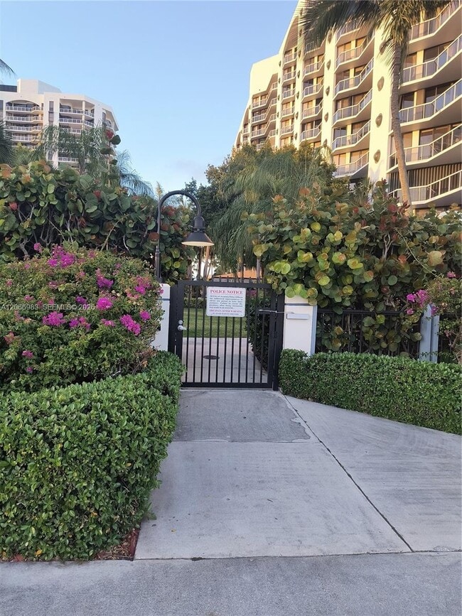 Building Photo - 3610 Yacht Club Dr