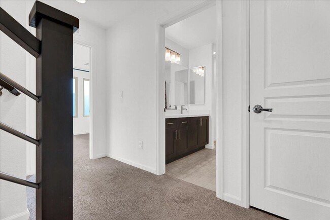 Building Photo - MOVE-IN SPECIAL! 1/2 OFF 1ST MONTHS RENT OAC!