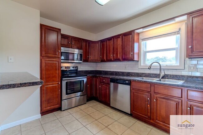 Building Photo - 945 Stormont Cir