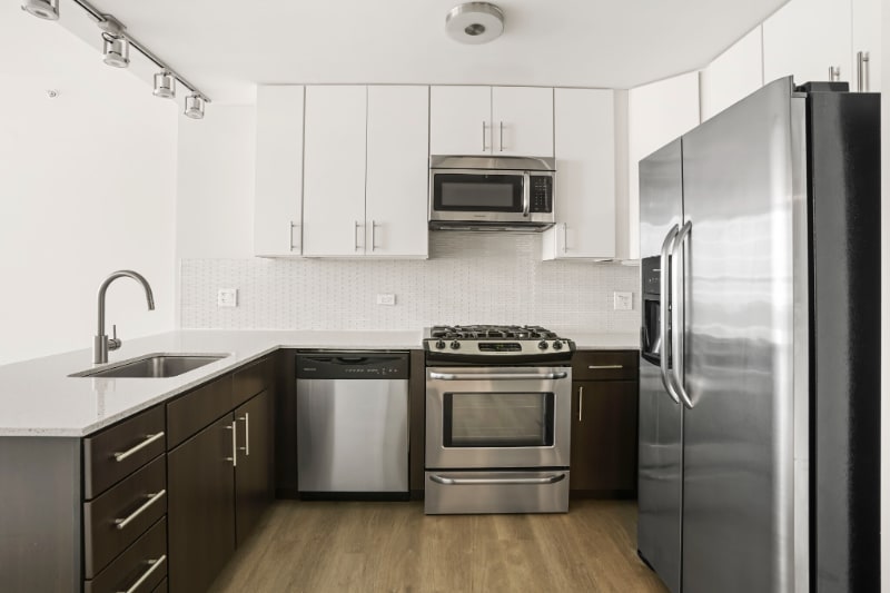 Building Photo - 211 S Halsted St