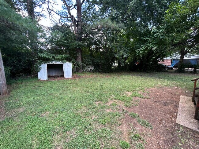 Building Photo - 3 Bedroom, 2 Bath Home!