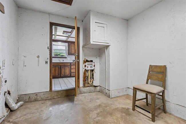 Building Photo - 3005 SE 51st St