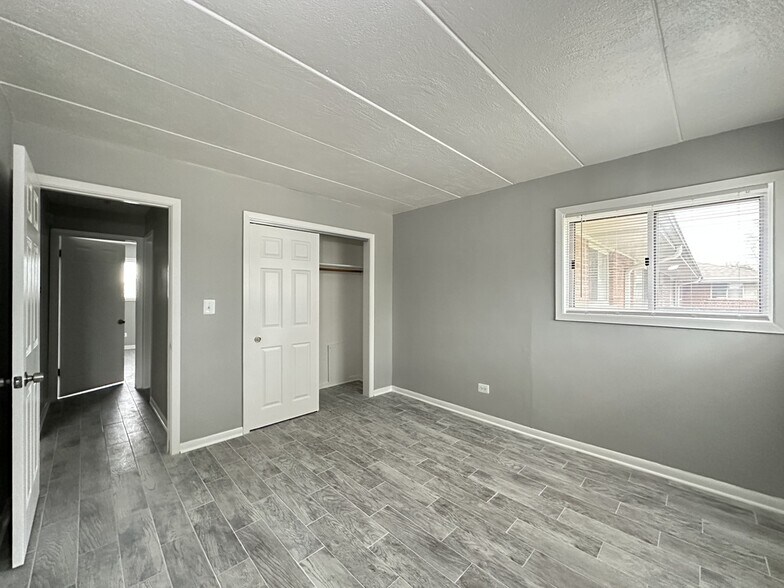 Building Photo - 1408 Carol St