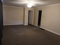 Building Photo - 711 S Poplar St