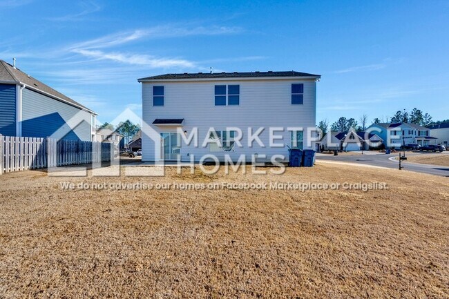 Building Photo - 1027 Park View Dr