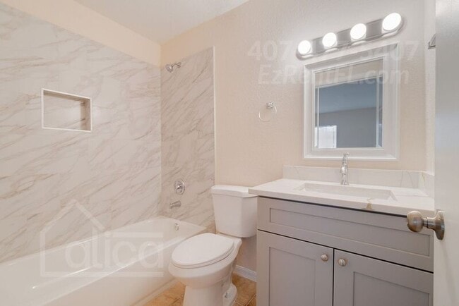 Building Photo - 631 2nd St