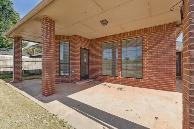 Building Photo - 11129 Springhollow Ct