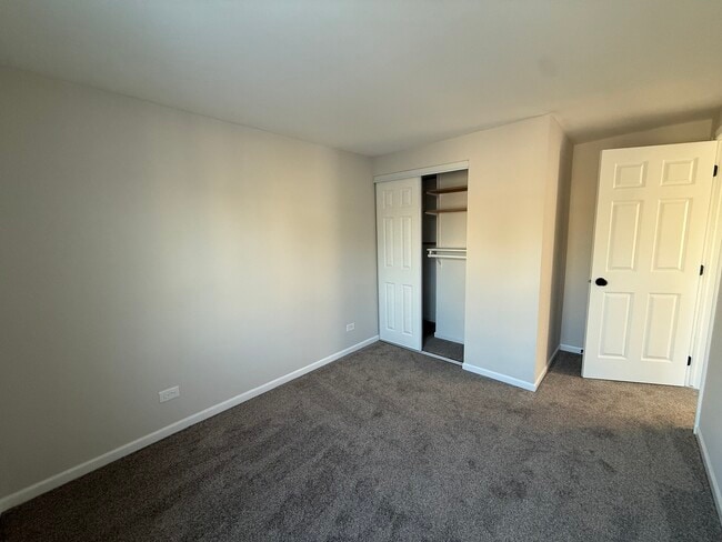 Building Photo - 1333 Petersburg Ct