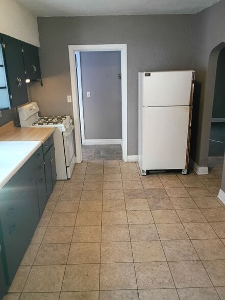 Building Photo - 1610 Poplar St