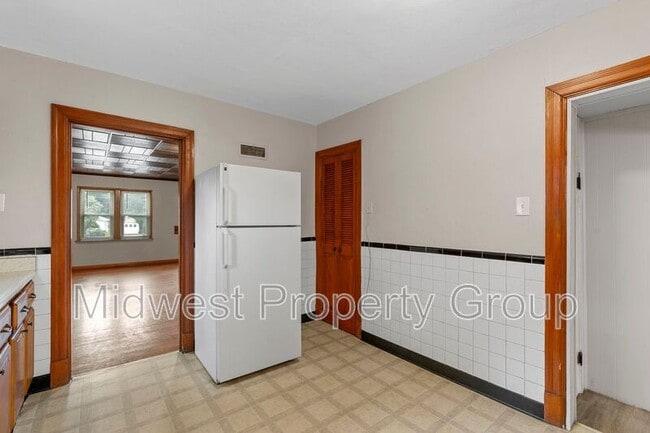 Building Photo - 3417 Eminence Blvd